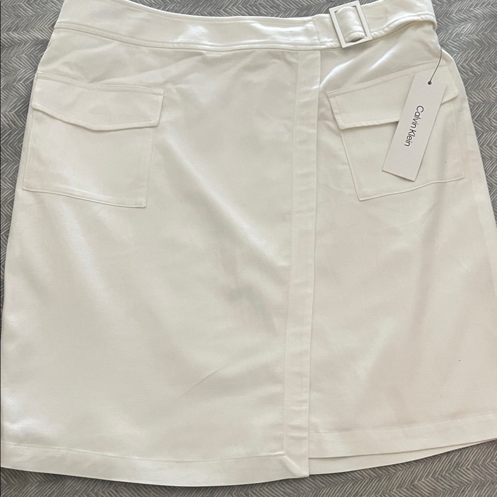 Calvin Klein Women's White Mini Skirt with Belt
